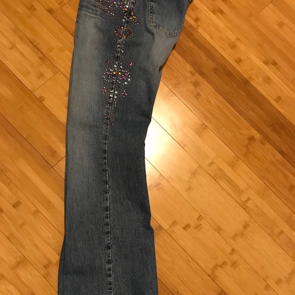 Woman’s Jeans with jewel decor